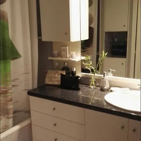 Azur Parc Les Lauriers 6 Couchages Apartment *